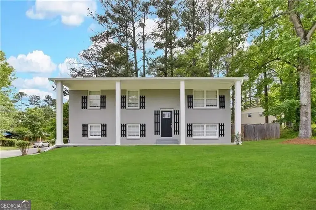 2946 Carriage Lane, Atlanta