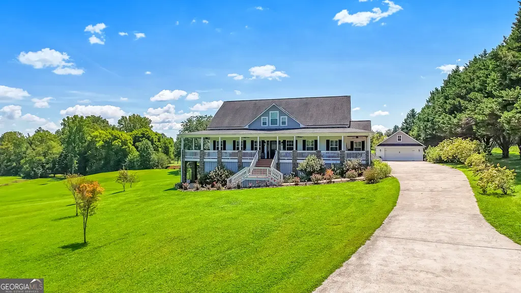 2011 Lothridge Road, Cleveland