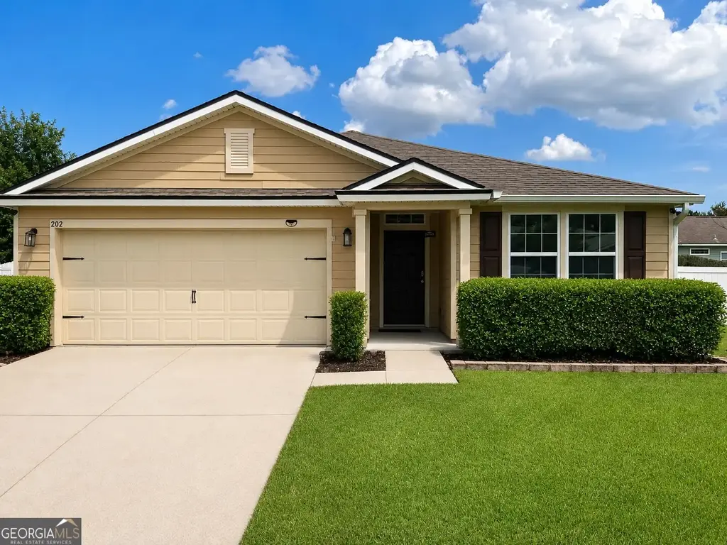 202 Cedar Breeze Drive, Kingsland