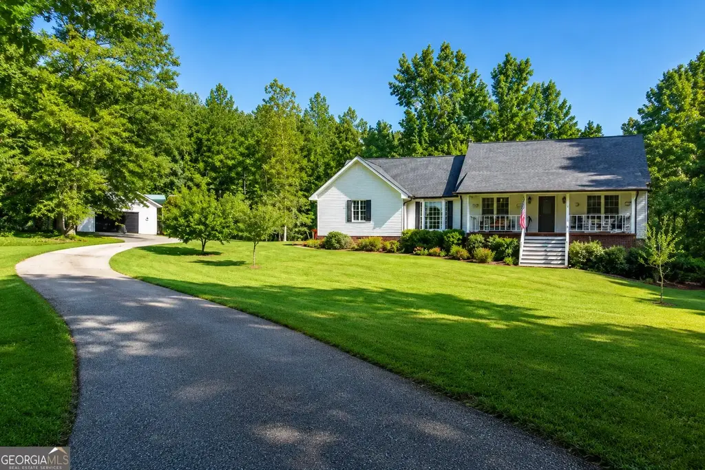 512 Hood Road, Concord