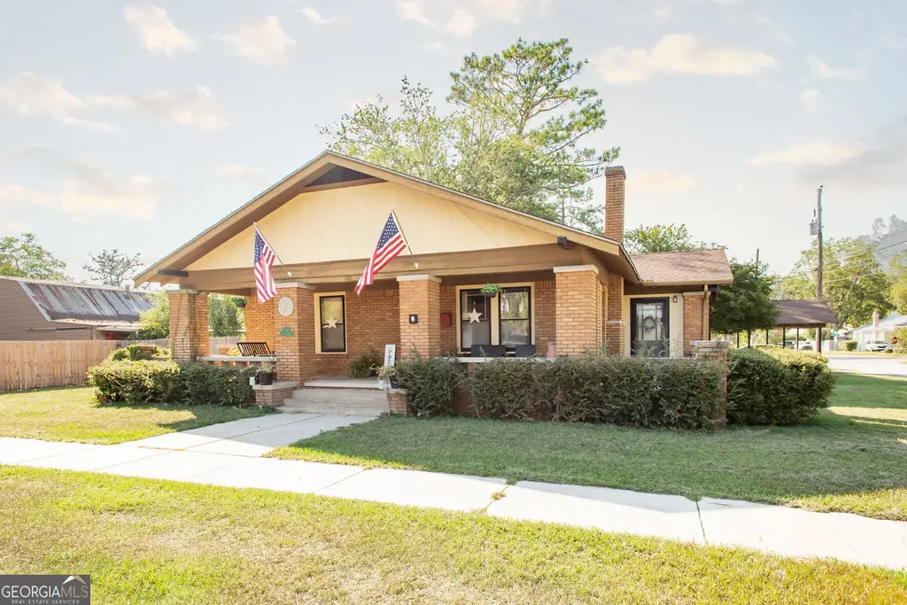 711 Holly Street, Waycross