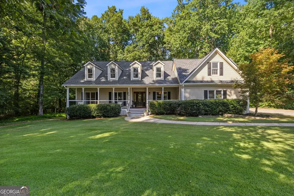 270 Tomahawk Drive, Sharpsburg