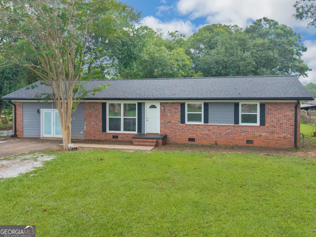 100 Marlon Street, Thomaston