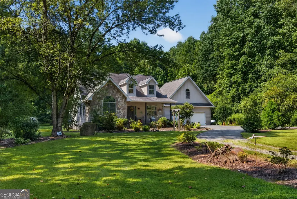 137 Noblet Drive, Hiawassee