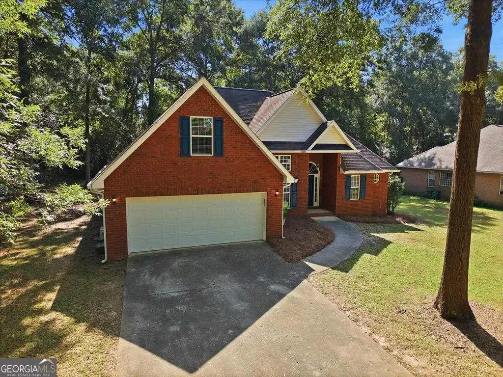 102 Quinelle Drive, Perry