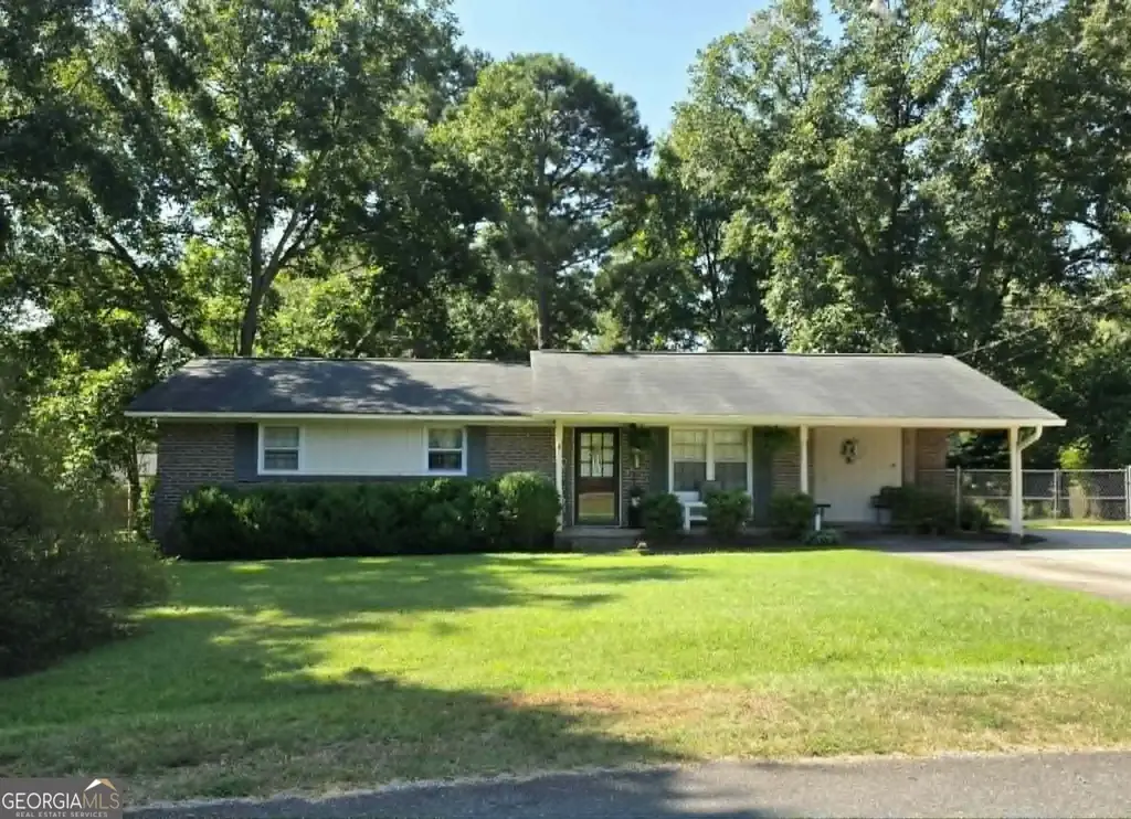 634 Pine Glen Drive, Thomaston