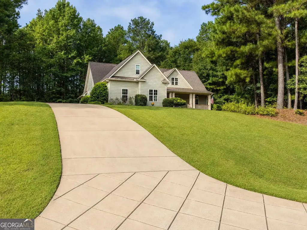 405 Barouche Drive, Thomaston
