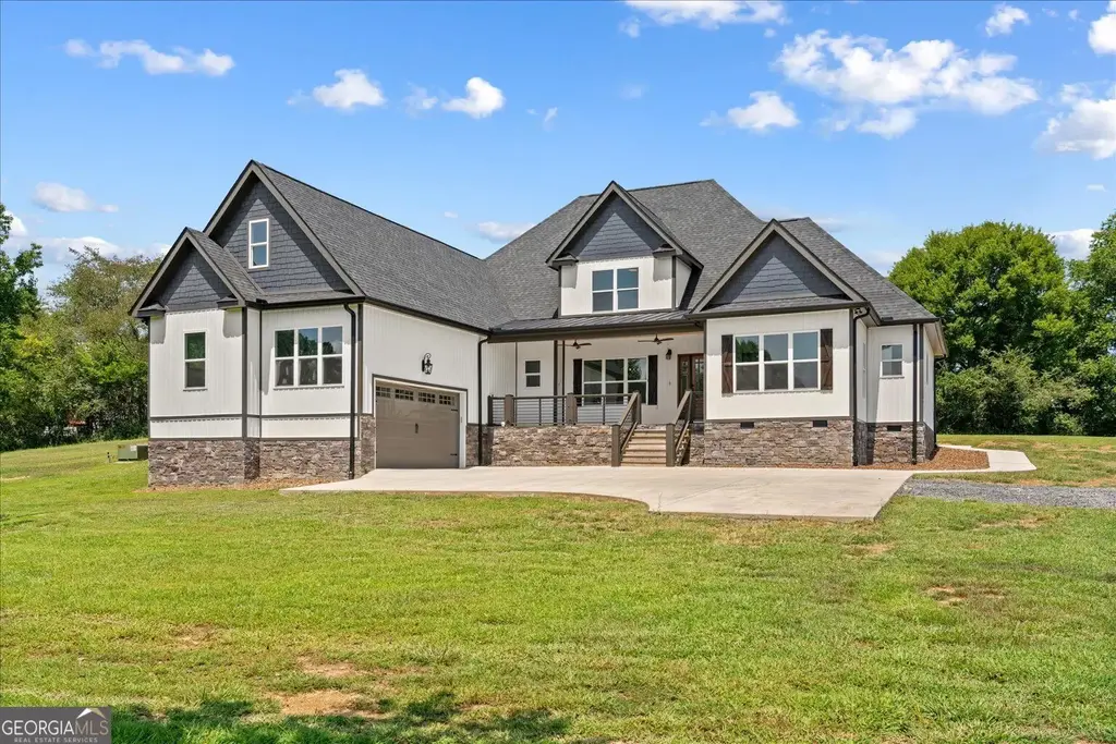385 Wilson Road, Chatsworth