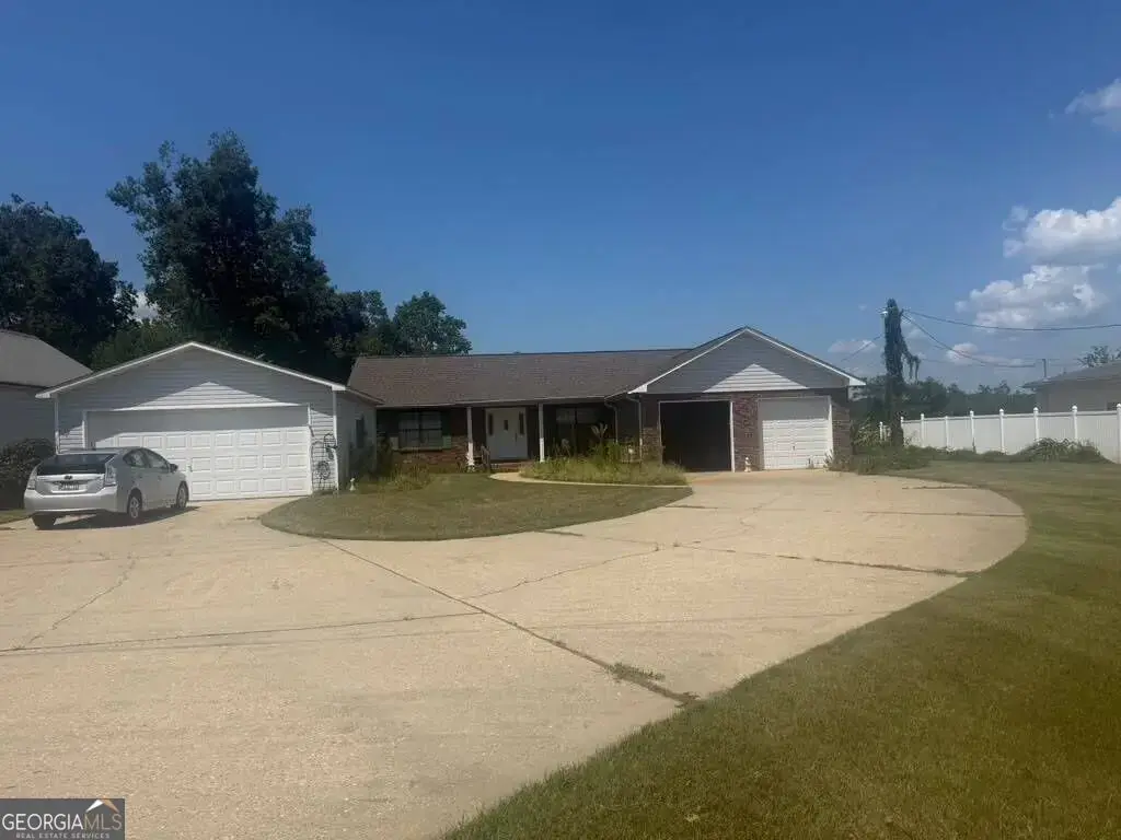 263 Cove Drive, Abbeville