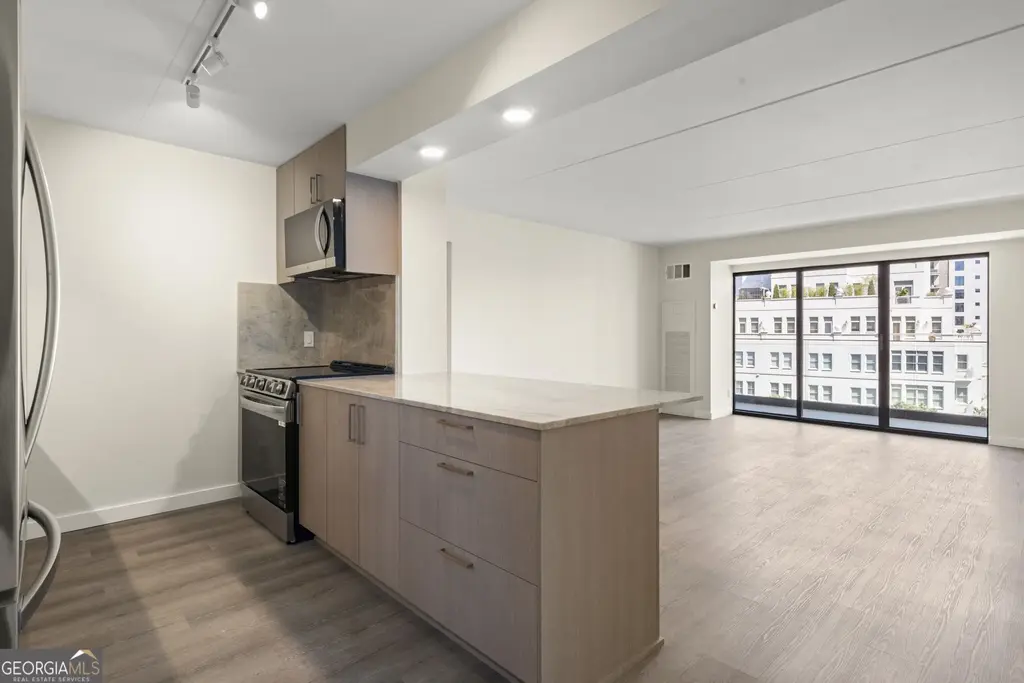 2460 Peachtree Road Ne 1409, Atlanta