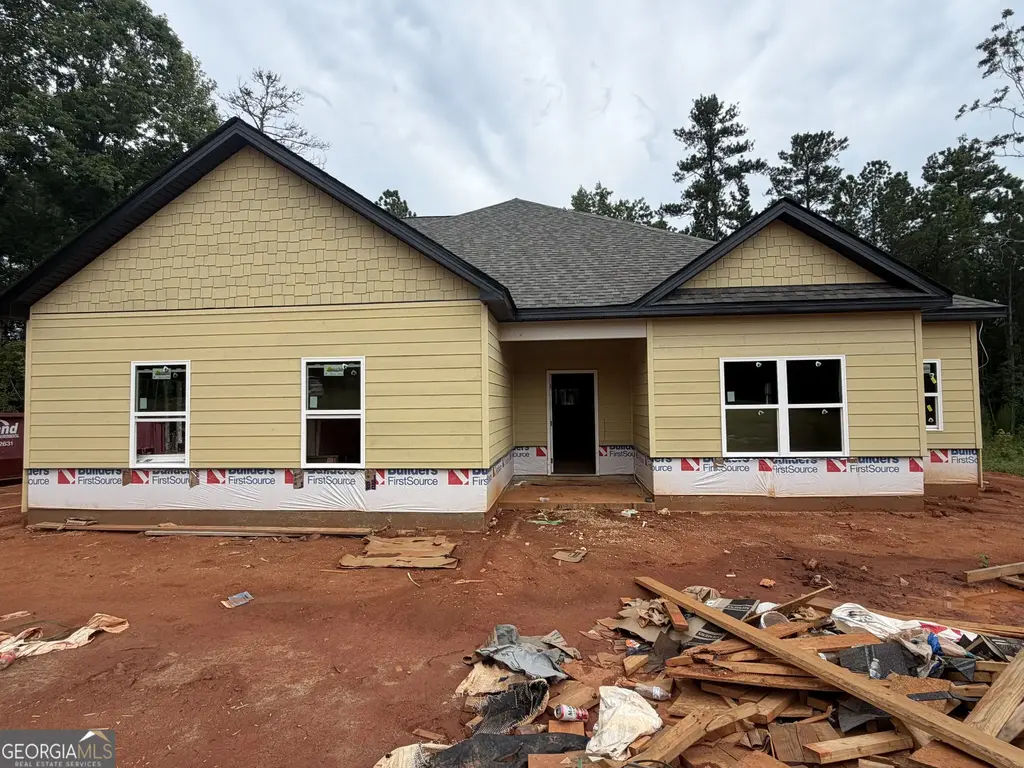 195 Lakemere Lane Nw, Milledgeville