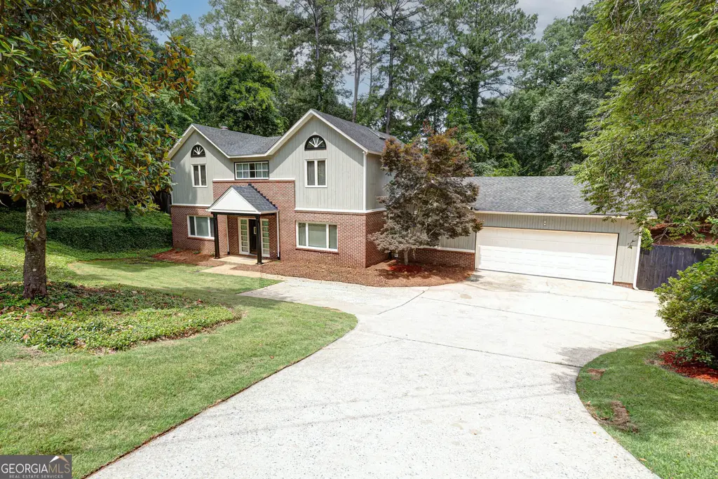 101 Cascade Road, Columbus