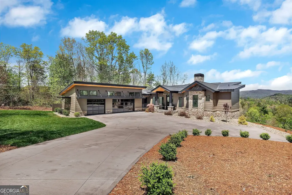231 Keowee Turtlehead Road, Salem