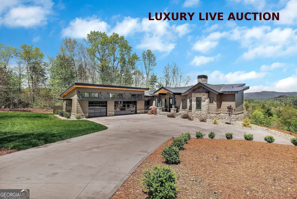231 Keowee Turtlehead Road, Salem