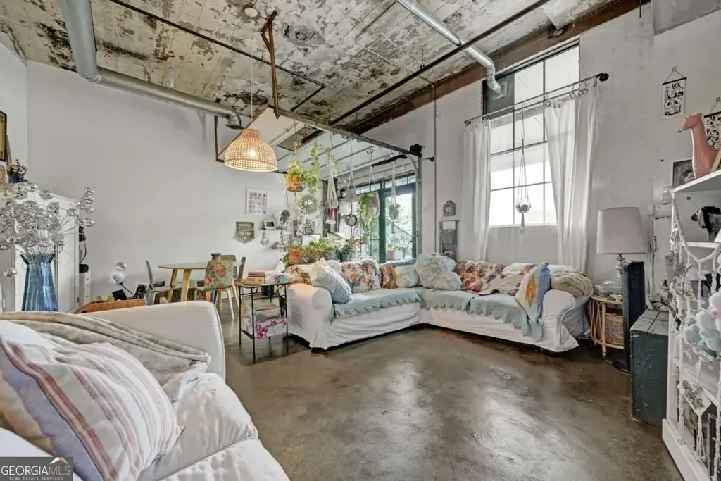 881 Memorial Drive Se 117, Atlanta