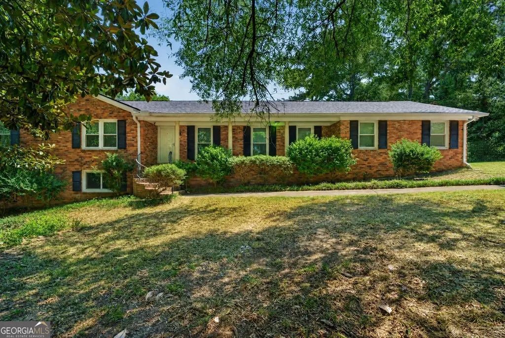 357 Lokchapee Drive, Macon