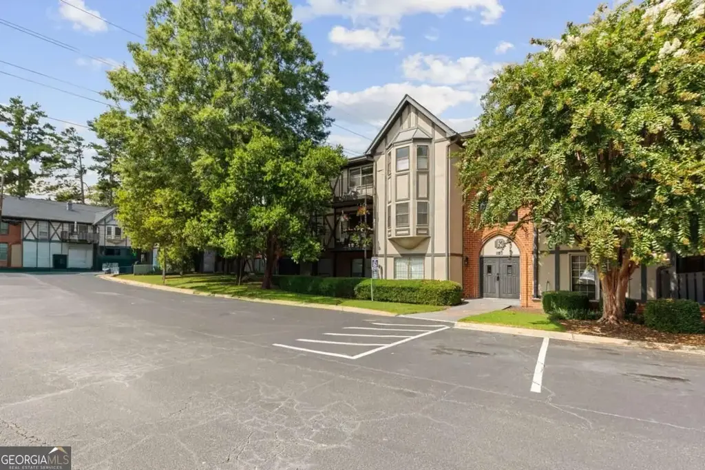 6851 Roswell Road K24, Sandy Springs