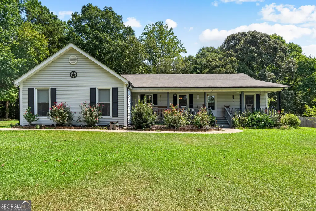 55 Manor Circle, Sharpsburg