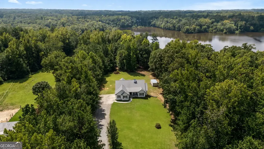 584 Paynes Lake Road, Carrollton