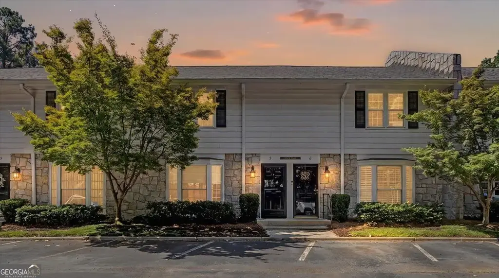 136 Peachtree Memorial Drive Nw Ri 5, Atlanta
