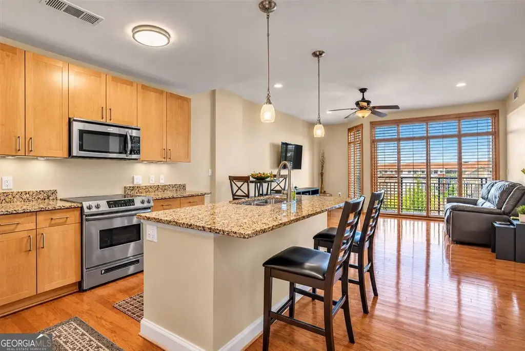 711 Cosmopolitan Drive Ne 403, Atlanta