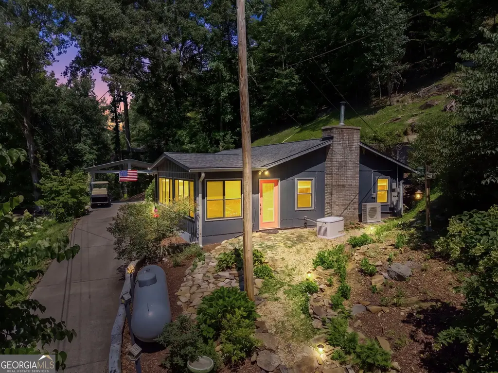 162 Hiawassee River Road, Brasstown