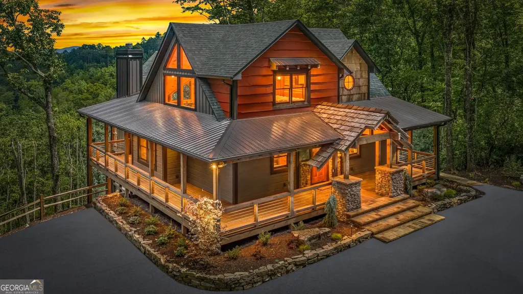 363 Griffith Parkway, Blue Ridge