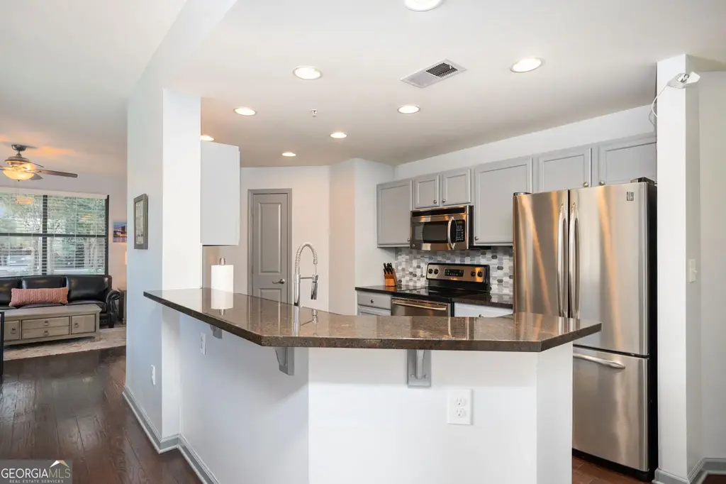 3040 Peachtree Road Nw 212, Atlanta