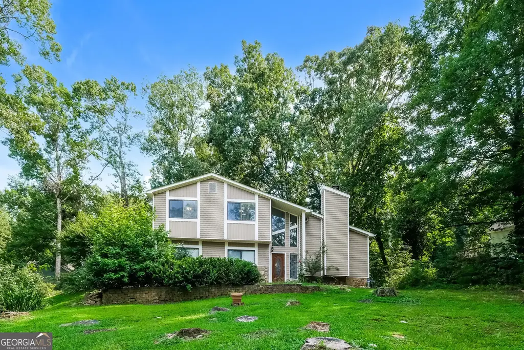 6629 Windwood Circle, Douglasville