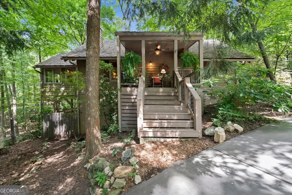 11 Bluebell Circle N, Big Canoe