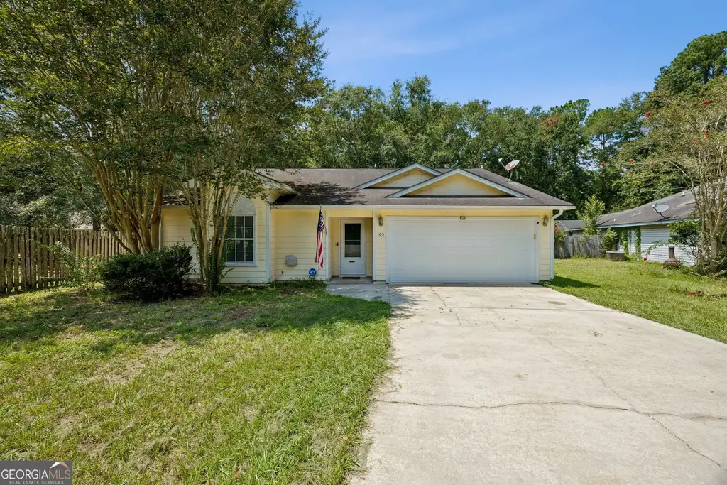 105 Longleaf Court, Kingsland