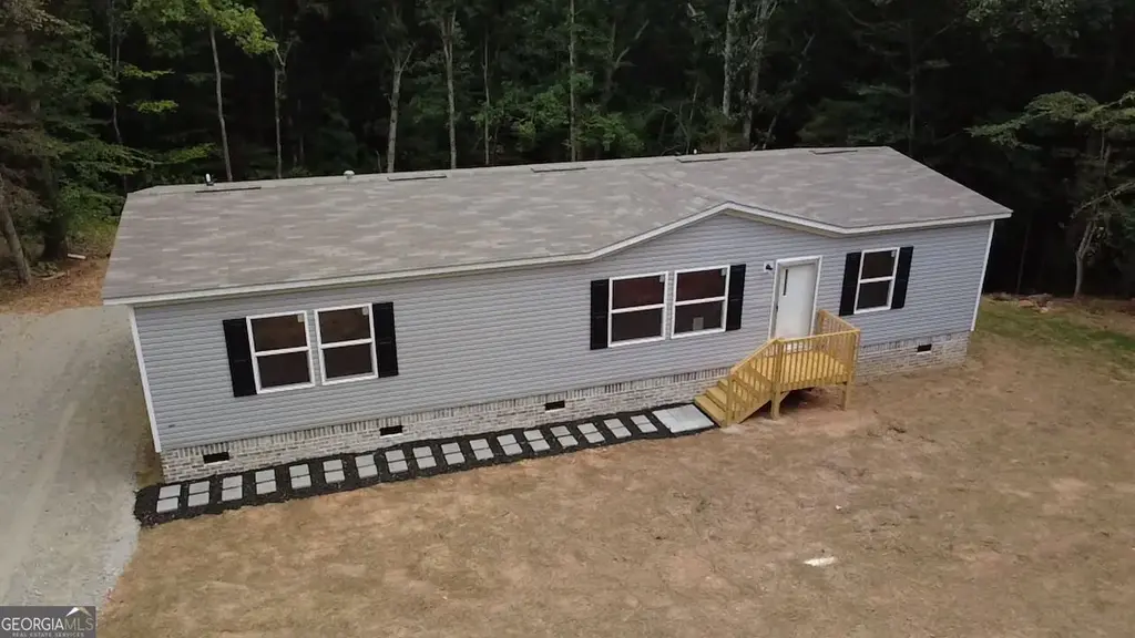 137 Mill Run Drive, Comer