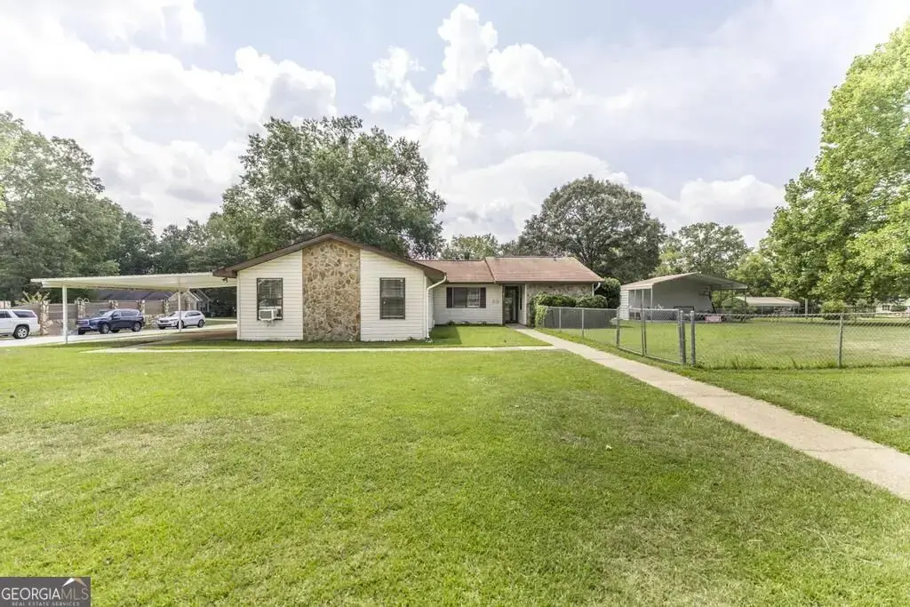 211 Hickory, Centerville