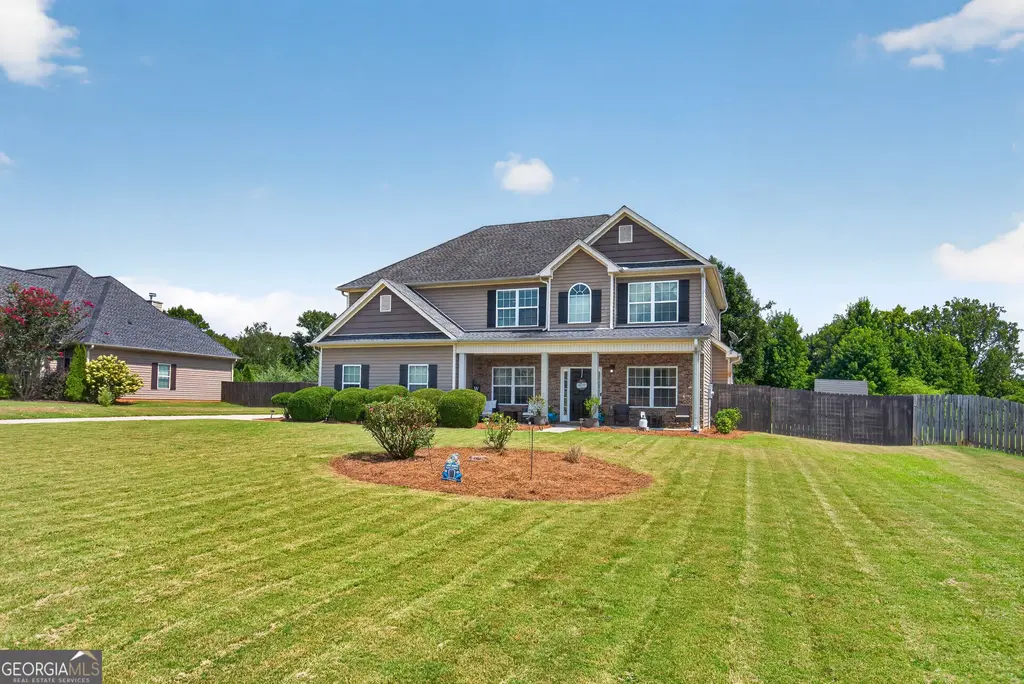 124 Hamilton Lake Drive, Lagrange
