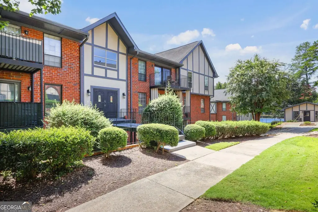 6851 Roswell Road F5, Sandy Springs