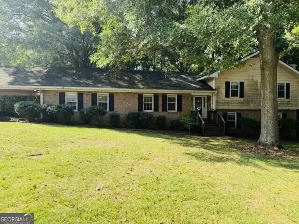 145 W Triple Tree Drive, Carrollton