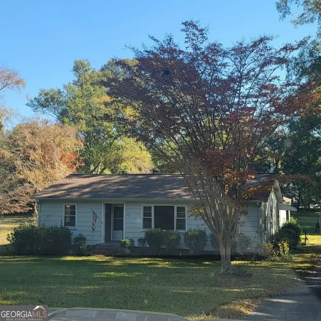 215 Poplar Circle, Lagrange