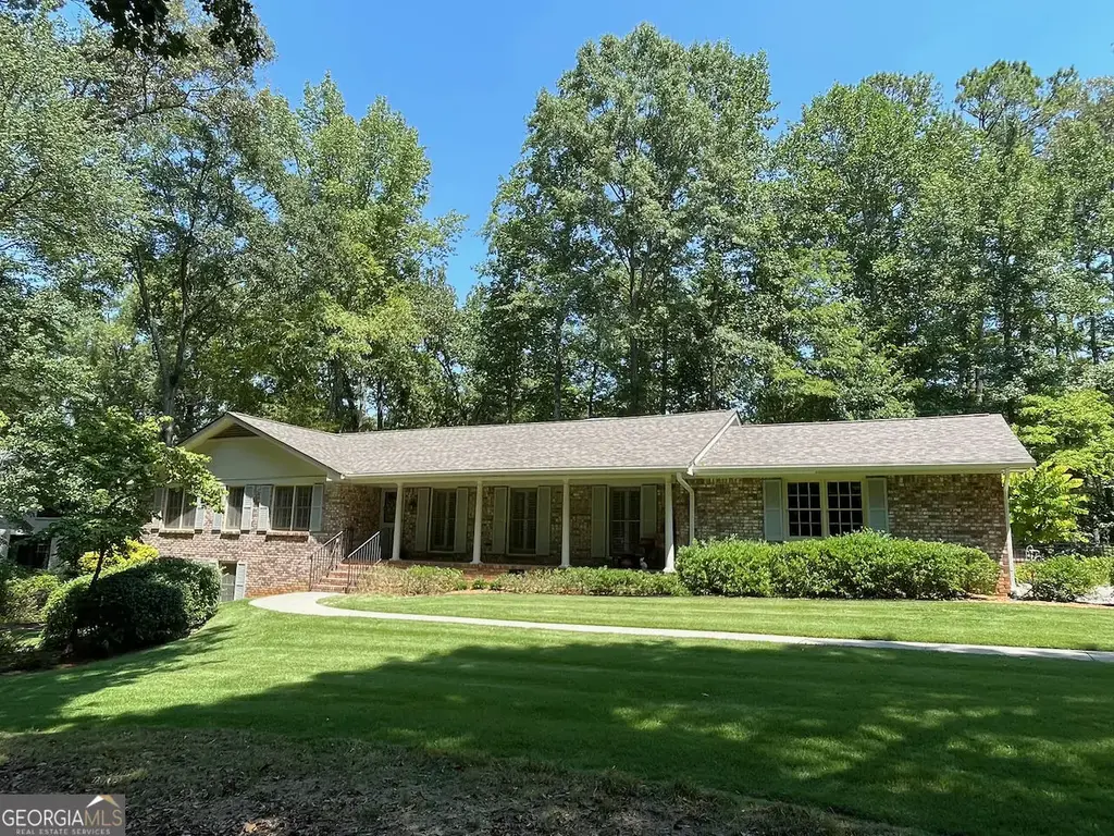 203 Aberdeen Drive, Peachtree City