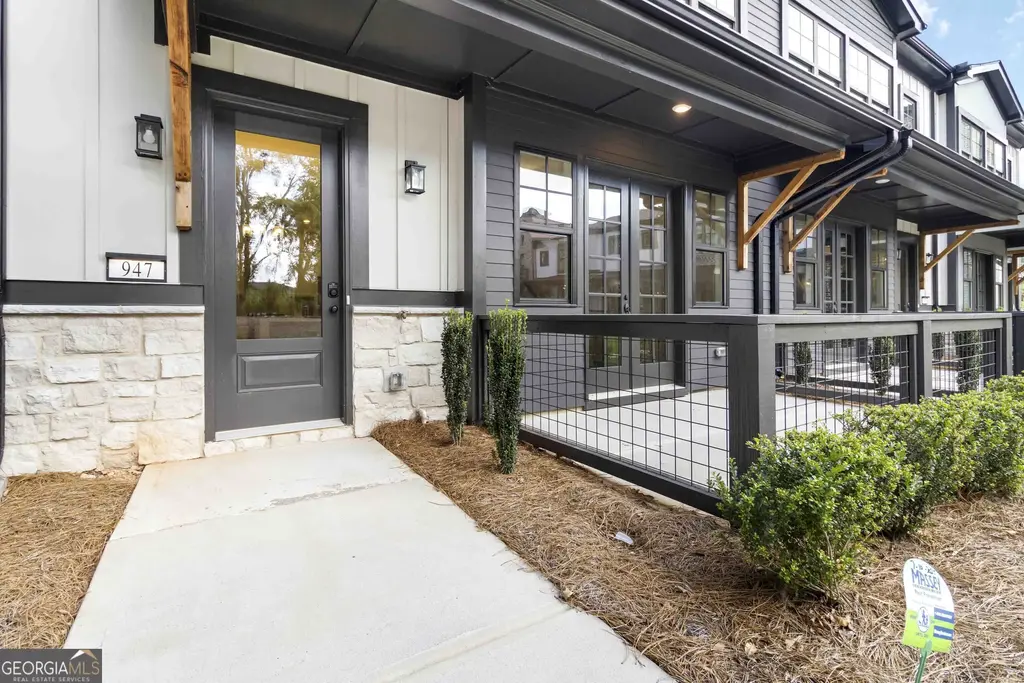 947 Willingham Drive 2, Hapeville