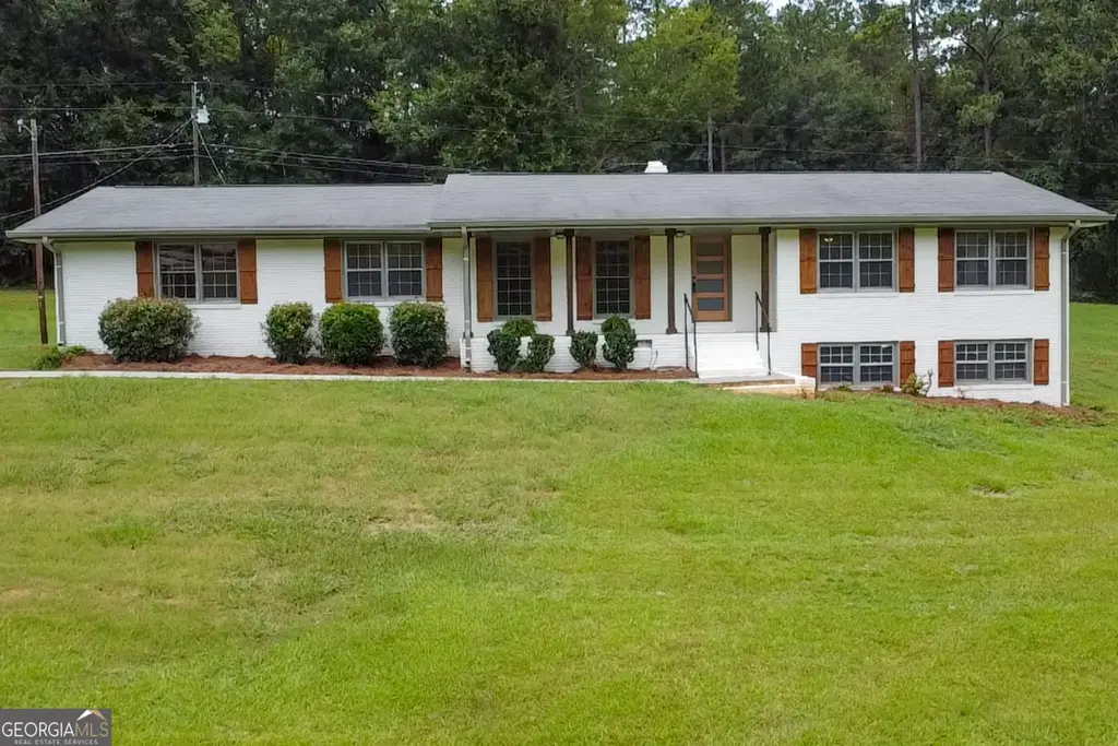 1125 Crumbley Road, McDonough