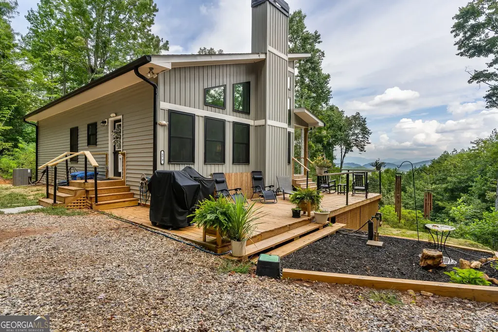 579 Overlook Circle, Young Harris