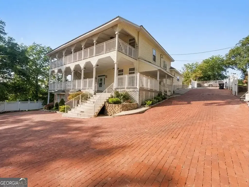 209 E Hagen Street E 4, Dalton
