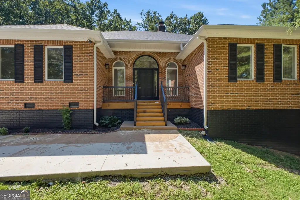 502 Shire Court, Dalton