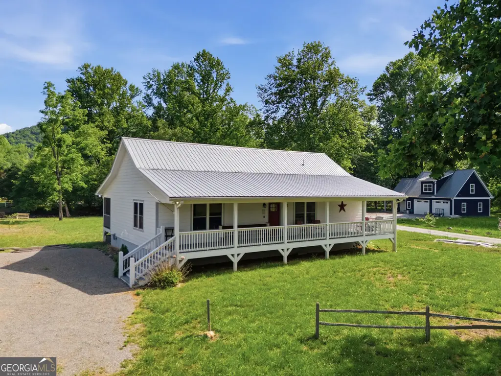 87 Laughing Waters Lane, Hayesville