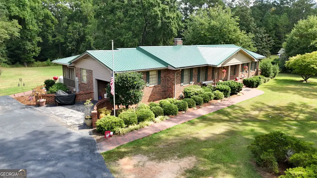 1336 Calhoun Falls Highway, Elberton