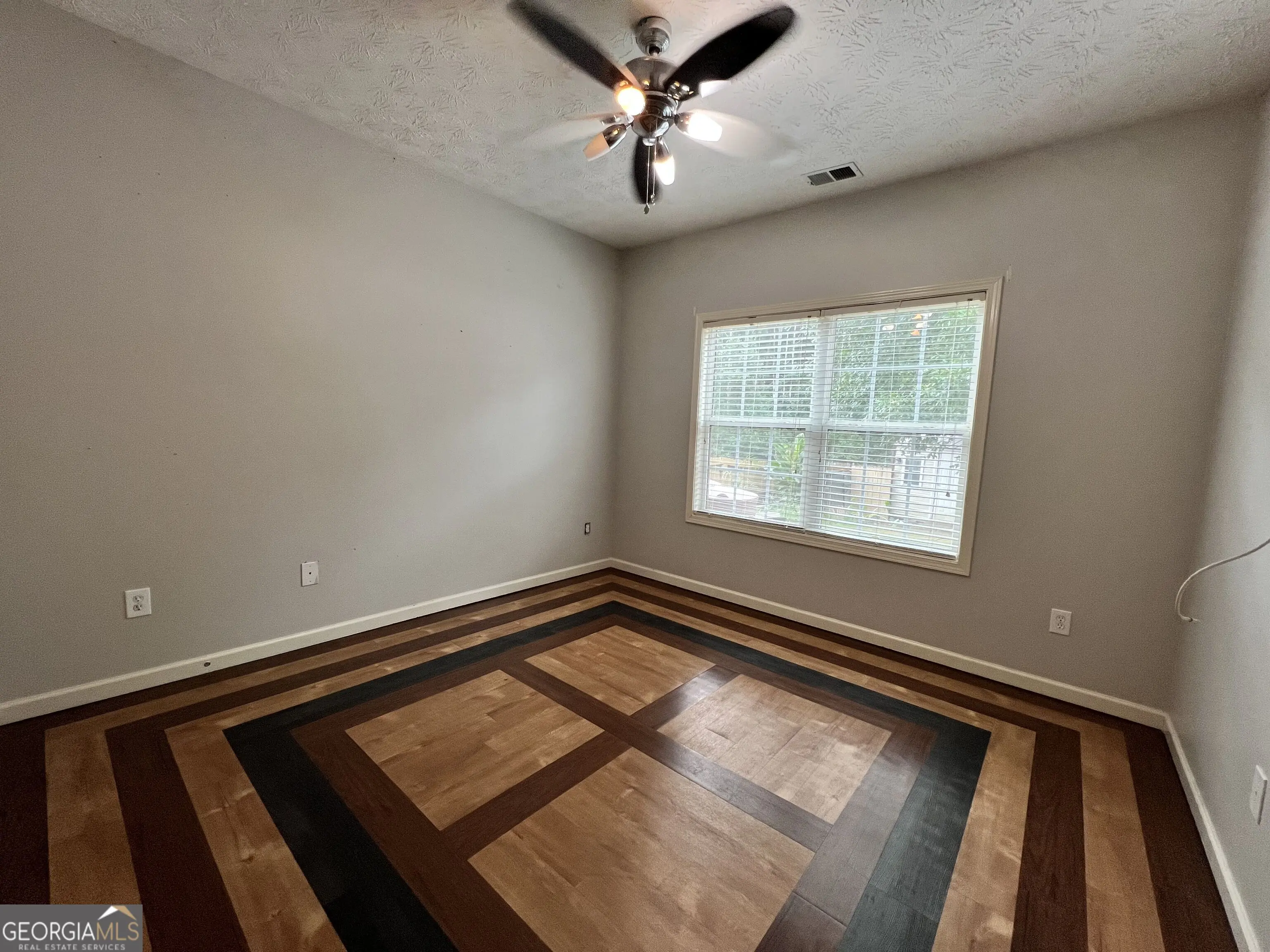 Photo of Listing #10836459