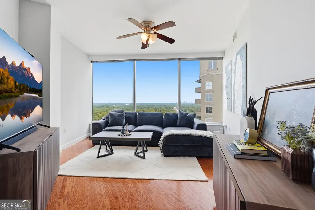 3338 Peachtree Road Ne 1804, Atlanta