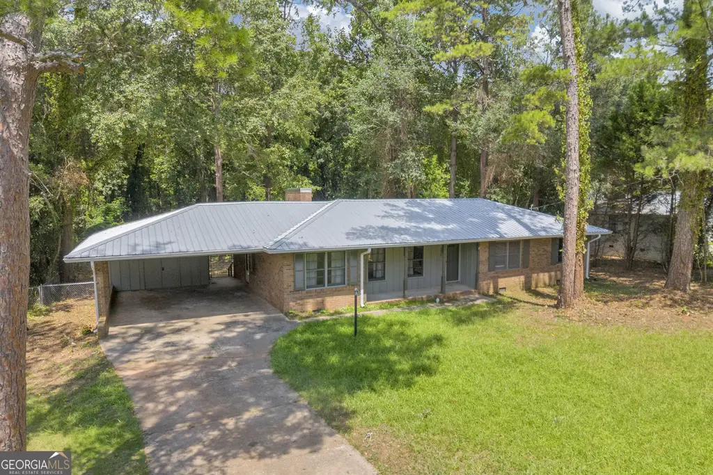 270 University Circle, Athens