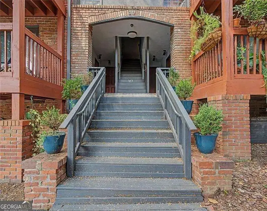 317 8th Street Ne 7, Atlanta