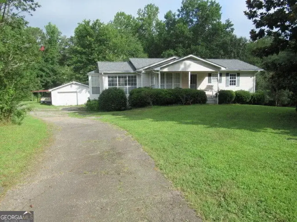 9782 Highway 166, Winston